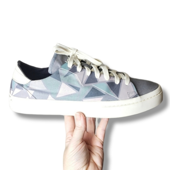 adidas Shoes - 𝅺ADIDAS Court Vantage Sneakers 9